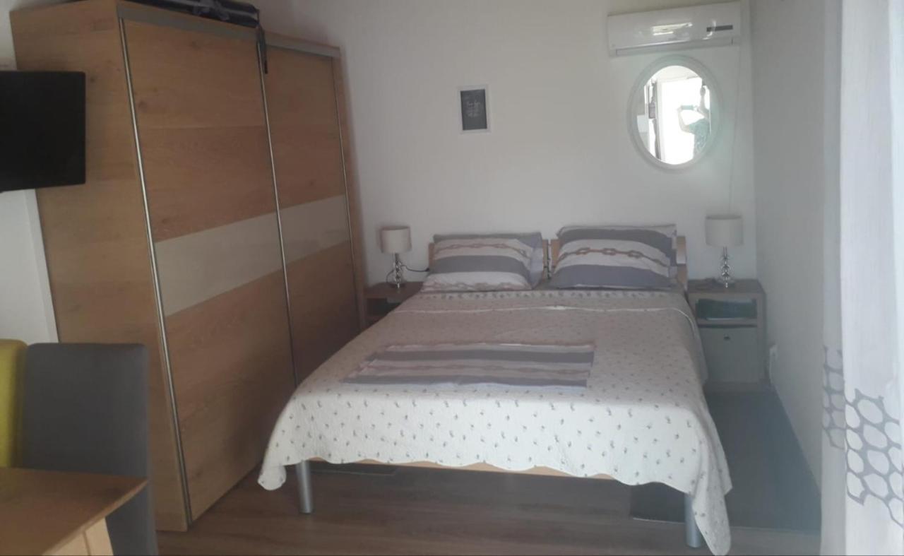 Apartments Carev 1293 Jezera Exterior foto